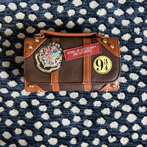 Warner Bros Brown Crossbody Bag with Classic Vintage Style